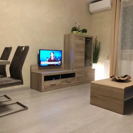 Aden Free Parking Будапешт