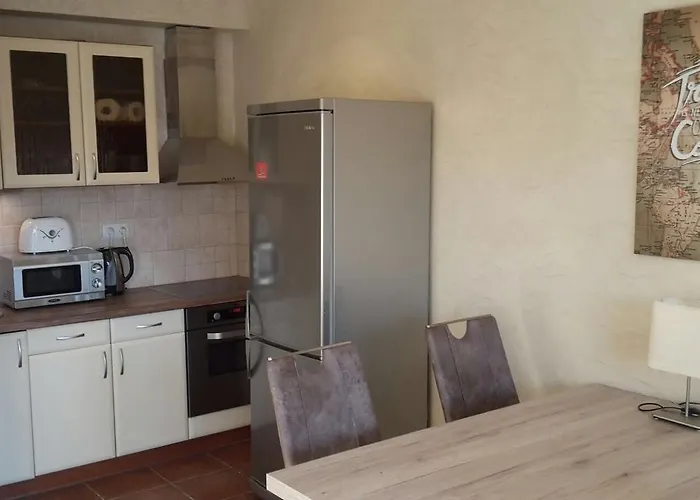 Aden Free Parking Apartman *